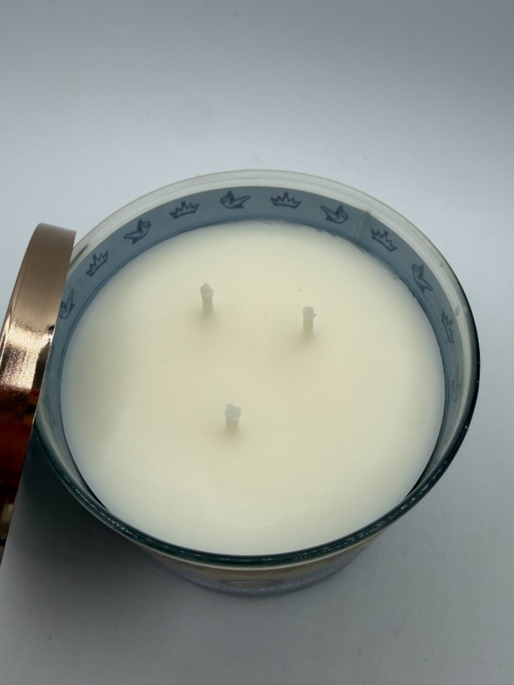 Bath & Body Works Disney Princess SNOW WHITE 3-Wick Scented Candle 14.5 oz. NEW - Picture 3 of 4